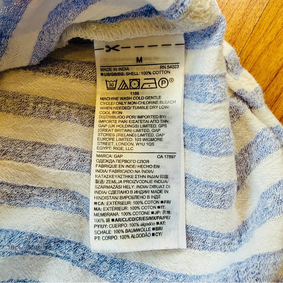 GAP Women’s Blue & White Ruffle Short Sleeve Striped Smock Top – Size Medium - Picture 5 of 6